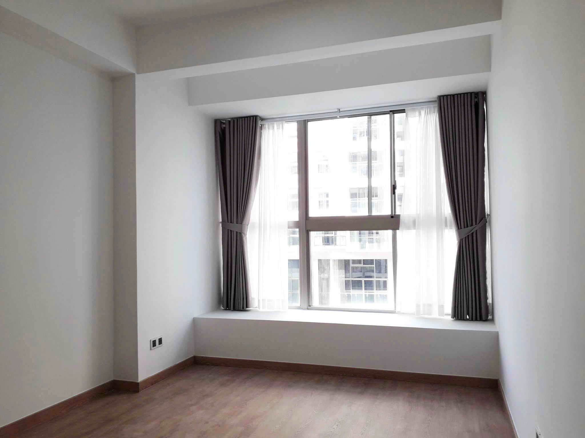 Cho thuê căn hộ Midtown The Singnature, phú mỹ hưng, quận 7. Diện tích: 80m, 2 phòng ngủ, nội thất cơ bản, giá chỉ 20tr/ tháng. Anh chị xem nhà liên hệ: hotline Ngọc Thư ( zalo, viber) - 8132