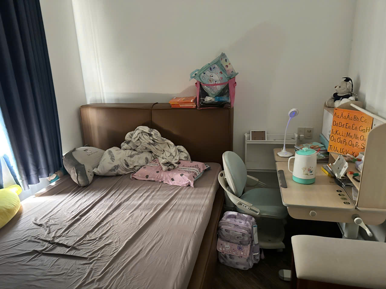 Cho thuê biệt thự liên kế Hưng Thái, phú mỹ hưng, quận 7. Diện tích: 7x18m, 1 trệt, 2 lầu ( sân thượng)  4 phòng ngủ, nội thất đầy đủ. Khu an ninh, yên tĩnh. Gía chỉ 35tr/ tháng. Anh chị xem nhà liên hệ: hotline Ngọc Thư ( zalo, viber) - 8138