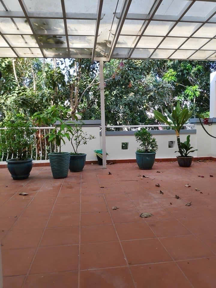 Bán nhanh biệt thự liên kế vườn MỸ Thái , phú mỹ hưng, quận 7. Diện tích: 7x18m, trệt, 2 lầu, sân thượng. 4 phòng ngủ, nội thất đầy đủ, giá bán nhanh chỉ 32 tỷ. Liên hệ: hotline Ngọc Thư xem nhà - 8173