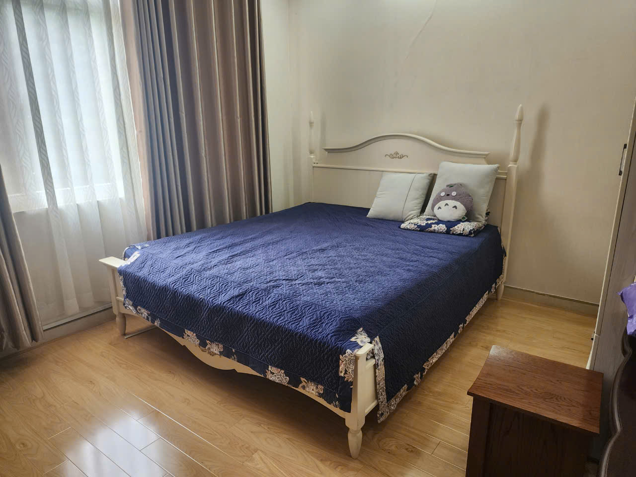 Bán nhanh nhà phố vườn Hưng Thái, phú mỹ hưng, quận 7. Diện tích: 7x18m, trệt, 2 lầu, hướng Nam, sổ hồng riêng. Nhà đep, nội thất đầy đủ, giá chỉ 30 tỷ. Anh chị xem nhà liên hệ: hotline Ngọc Thư ( zalo, viber) - 8180