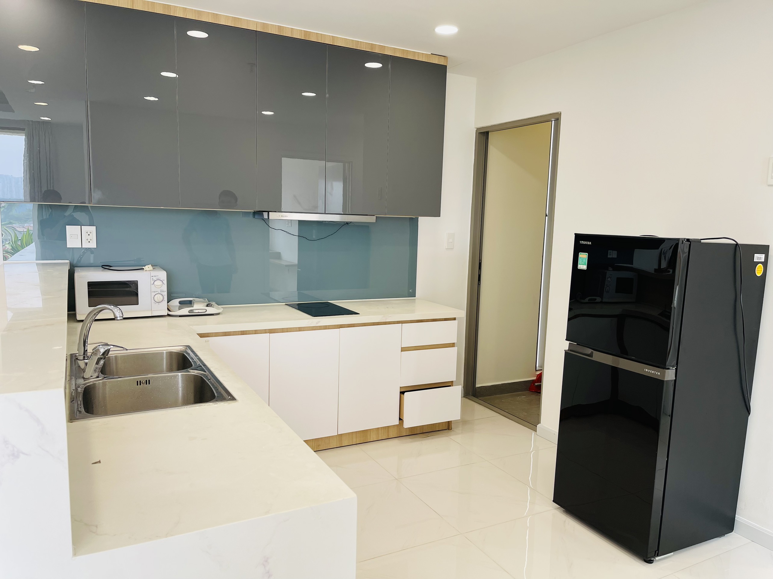 Cần bán căn hộ Hưng Phúc , phú mỹ hưng, quận 7. Diện tích: 79m, 2 phòng ngủ, nội thất đầy đủ, cao cấp. View biệt thự, sổ hồng công chứng ngay. Gía chỉ 6 tỷ . Anh chị xem nhà liên hệ: hotline Ngọc Thư ( zalo, viber) - 8397
