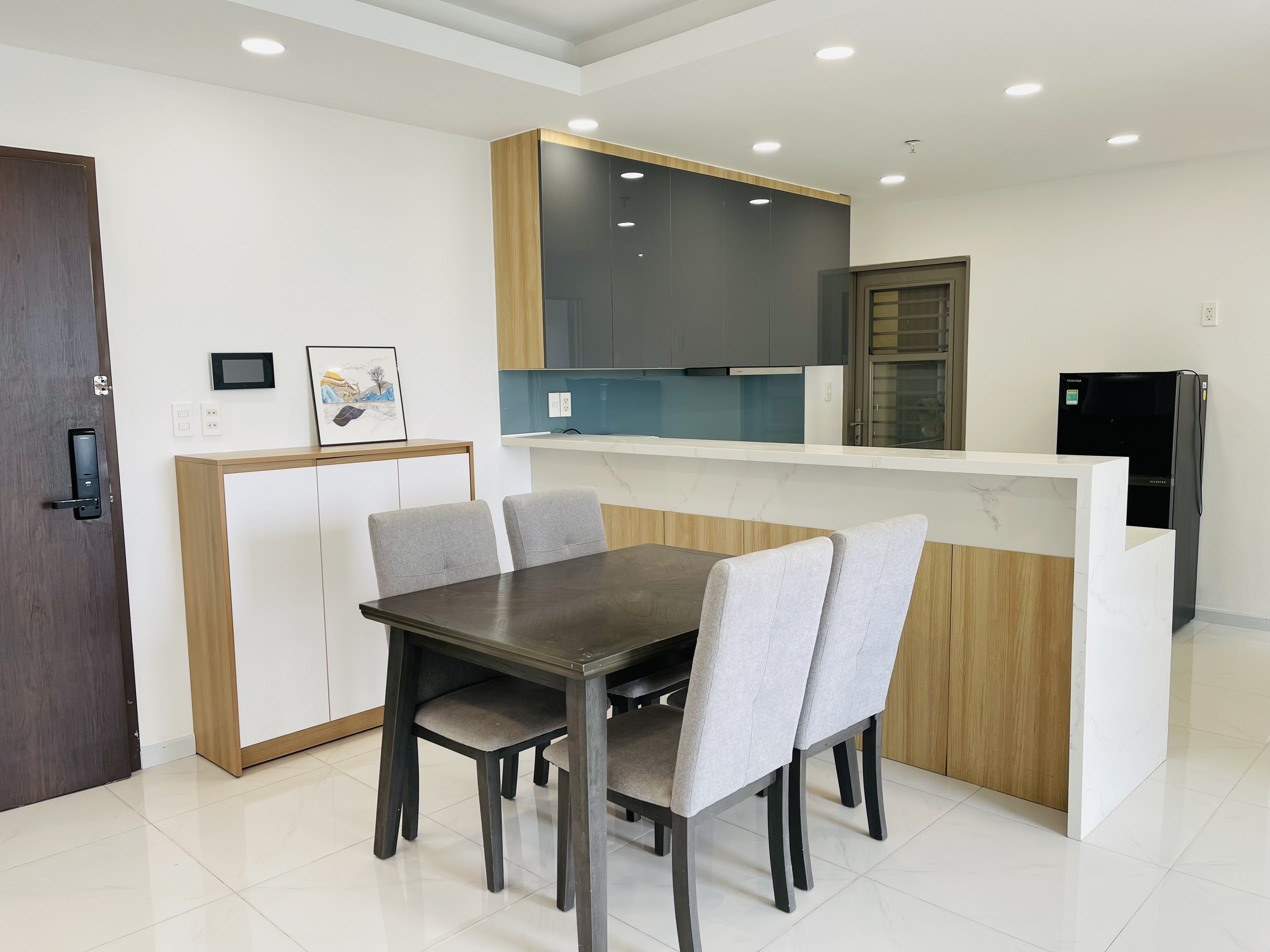 Cần bán căn hộ Hưng Phúc , phú mỹ hưng, quận 7. Diện tích: 79m, 2 phòng ngủ, nội thất đầy đủ, cao cấp. View biệt thự, sổ hồng công chứng ngay. Gía chỉ 6 tỷ . Anh chị xem nhà liên hệ: hotline Ngọc Thư ( zalo, viber) - 8398
