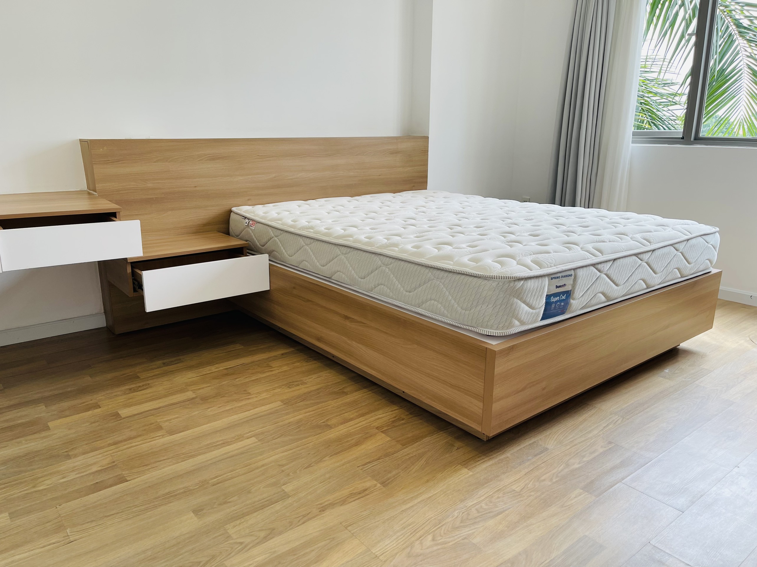 Cần bán căn hộ Hưng Phúc , phú mỹ hưng, quận 7. Diện tích: 79m, 2 phòng ngủ, nội thất đầy đủ, cao cấp. View biệt thự, sổ hồng công chứng ngay. Gía chỉ 6 tỷ . Anh chị xem nhà liên hệ: hotline Ngọc Thư ( zalo, viber) - 8399