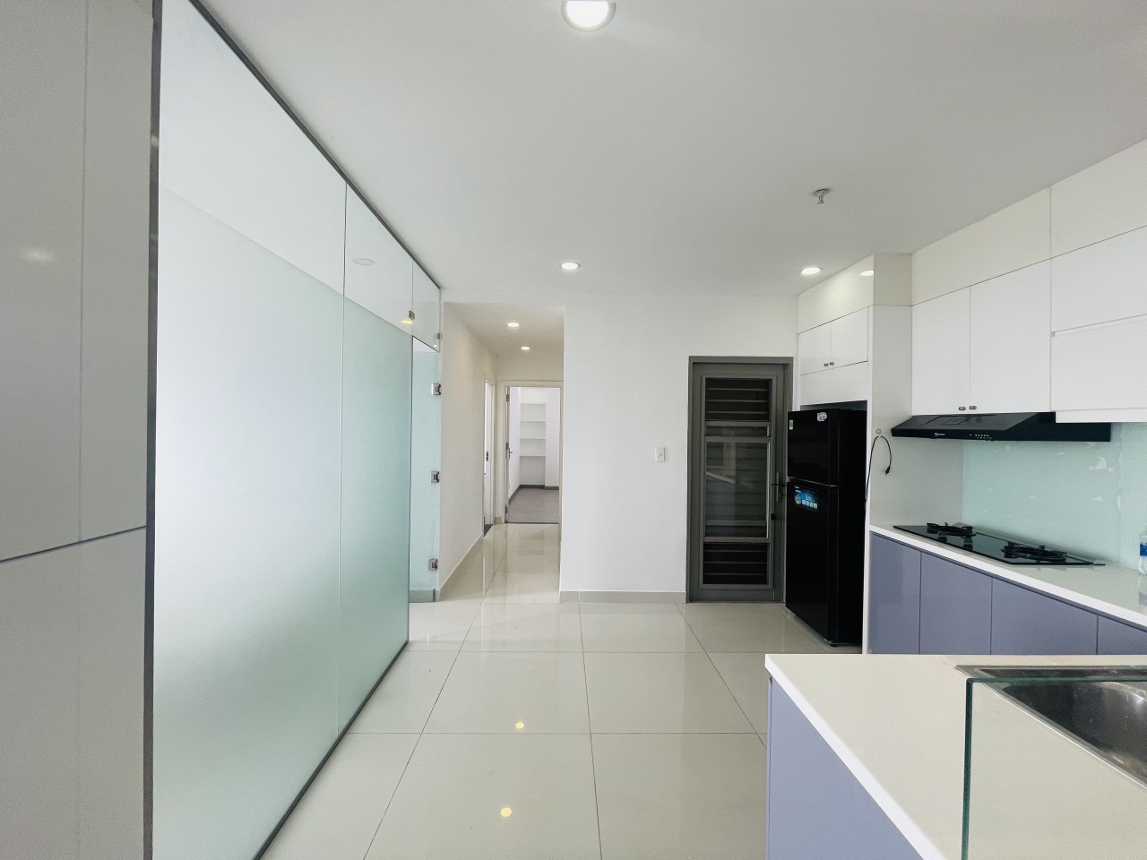 Cho thuê căn hộ Hưng Phúc Residence, phú mỹ hưng. Diện tích: 98m, 3 phòng ngủ, nội thất đầy đủ, đẹp.. Gía chỉ 23 triêu/ tháng. Qúy khách xem nhà liên hệ: hotline Ngọc Thư - 8519