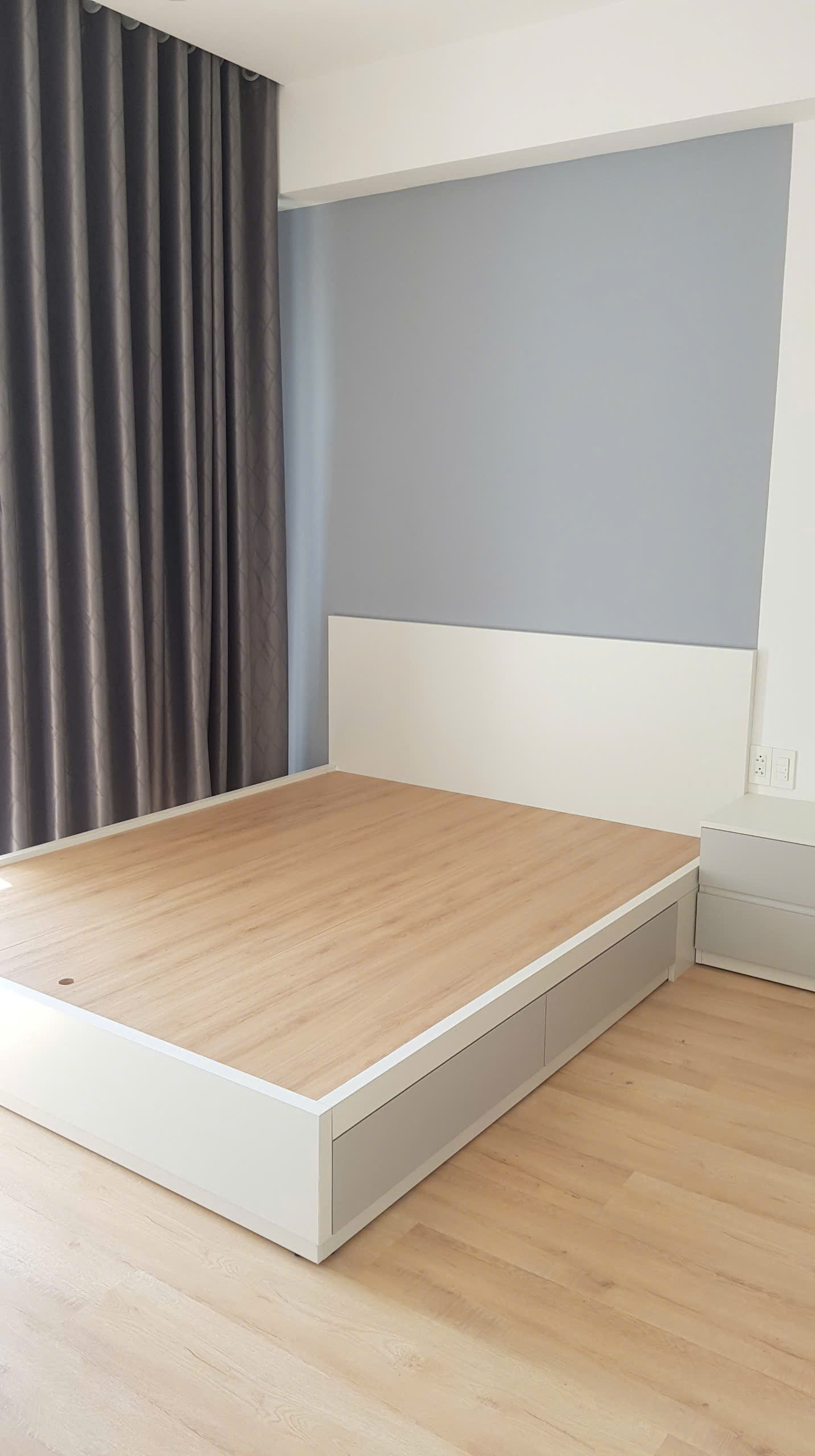 Cho thuê căn hộ Hưng Phúc Residence, phú mỹ hưng. Diện tích: 80m, 2 phòng ngủ, nội thất đầy đủ, đẹp.. Gía chỉ 15 triêu/ tháng. Qúy khách xem nhà liên hệ: hotline Ngọc Thư - 8525