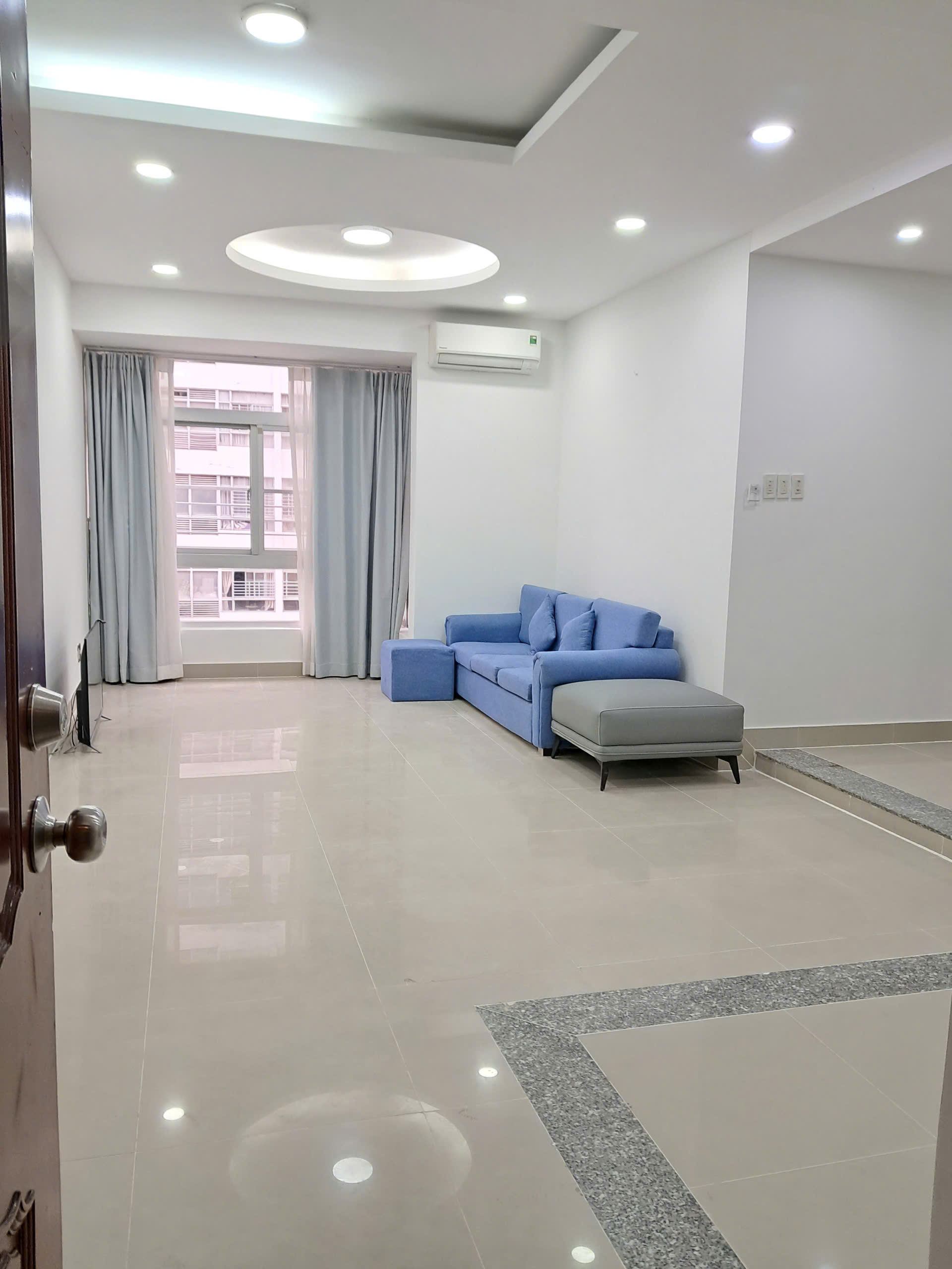 Cần bán nhanh Căn hộ Cao cấp Sky Garden 2, Phú Mỹ Hưng, Q.7, 89 m2, 3PN, 2WC, Nhà mới 100%. Giá chỉ 4.8 tỷ. Lh ngay hotline (Đình Hải) - 8567