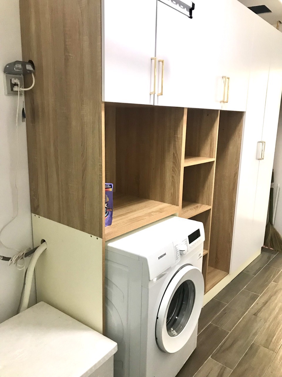 Cho thuê căn hộ cao cấp Midtown The Peak M8, Phú Mỹ Hưng. Diện tích: 115m, 3 phòng ngủ, nội thất cao cấp, ở ngay. Gía chỉ: 44tr/ tháng có ô xe hầm. Liên hê: hotline Ngọc Thư xem nhà - 8657