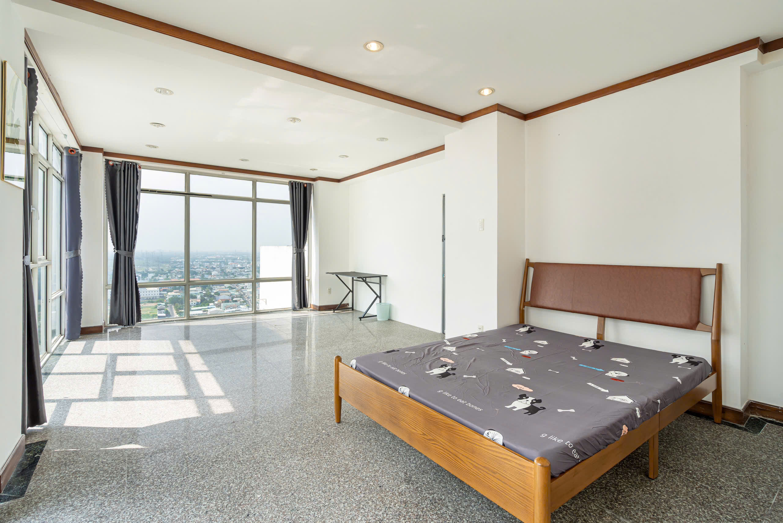 Bán nhanh penthouse Hoàng Anh Gold House, Nguyễn Hữu Thọ, Nhà Bè, 526m2, đang làm CHDV 12PN, 5WC. Giá chỉ 11 tỷ. LH: Tú Anh - 8791