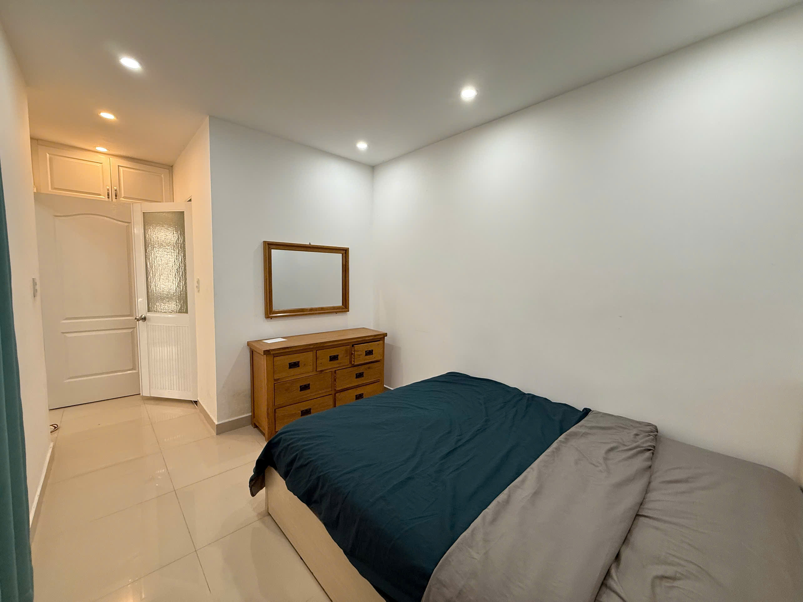 HOT! Bán rẻ căn hộ Cao Cấp Sky Garden 3, Phú Mỹ Hưng, 71m2, 2PN, 2WC. Nhà đẹp, Nội thất đầy đủ cao cấp. Liên hệ hotline (Đình Hải) - 8923