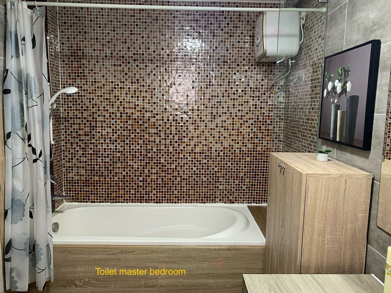 Cho thuê căn hộ Cảnh Viên , phú mỹ hưng, quận 7. Diện tích: 119m, 3 phòng ngủ, 2wc. Nội thất đầy đủ, nhà mới sơn sửa. Gía chỉ 30 triệu/ tháng. Anh chị xem nhà liên hệ: hotline Ngọc Thư - 9008