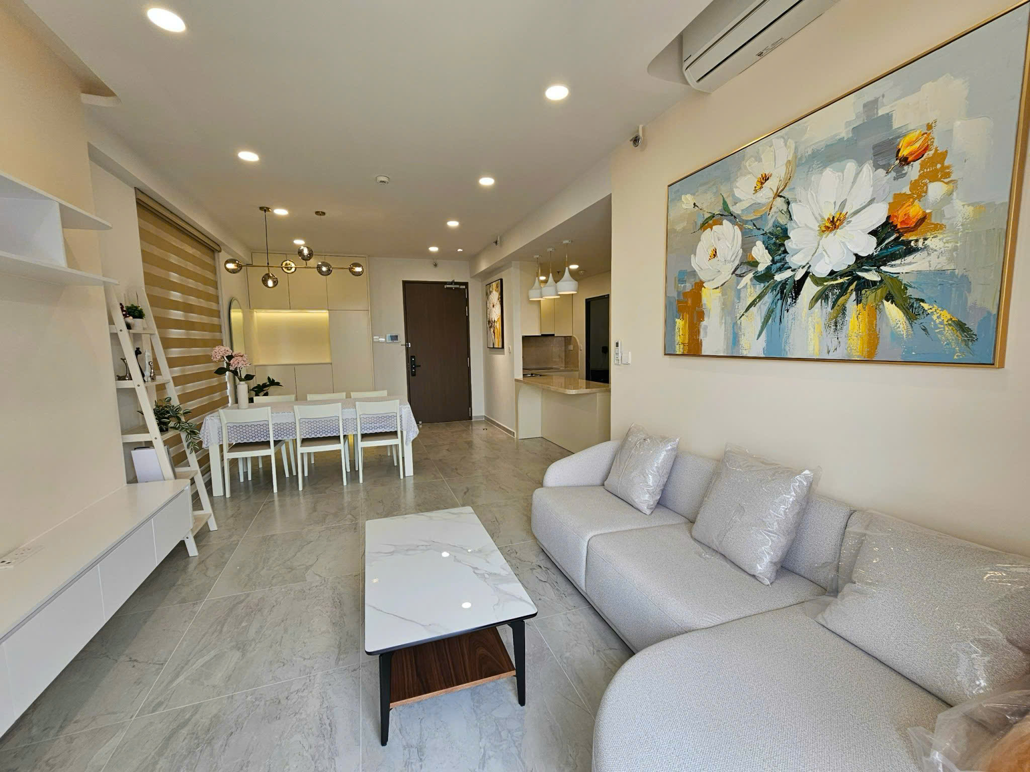 CHO THUÊ CĂN GÓC CARDINAL 101M² – 3PN – FULL NỘI THẤT – CHỈ 40TR. L/H em HẰNG PHƯƠNG