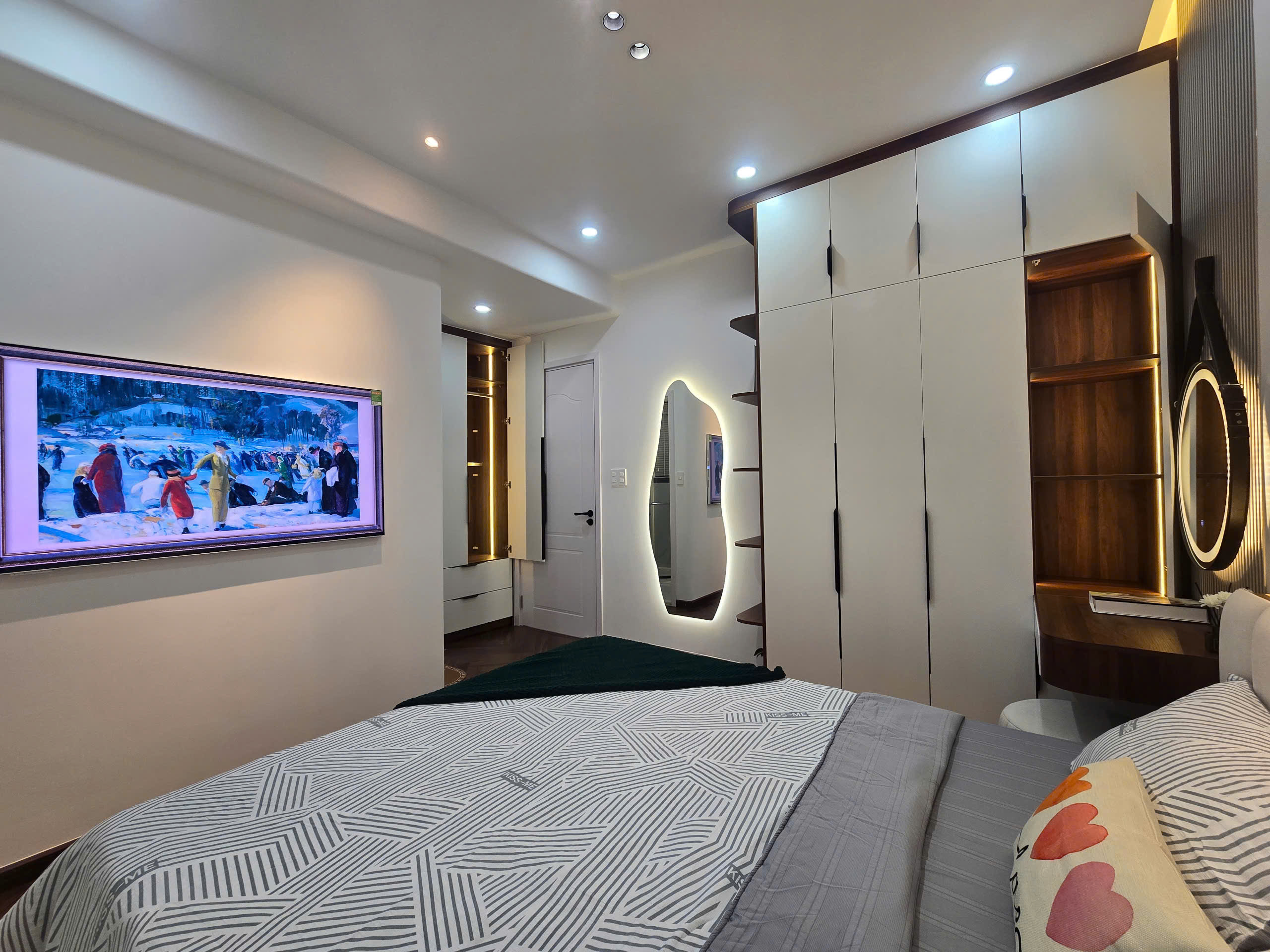 Bán căn hộ Cao Cấp Sky Garden 3, Phú Mỹ Hưng, Nhà mới 100%, Căn góc, Lầu cao, View đẹp, Nội thất nhập khẩu. Liên hệ: hotline (Đình Hải) - 9055