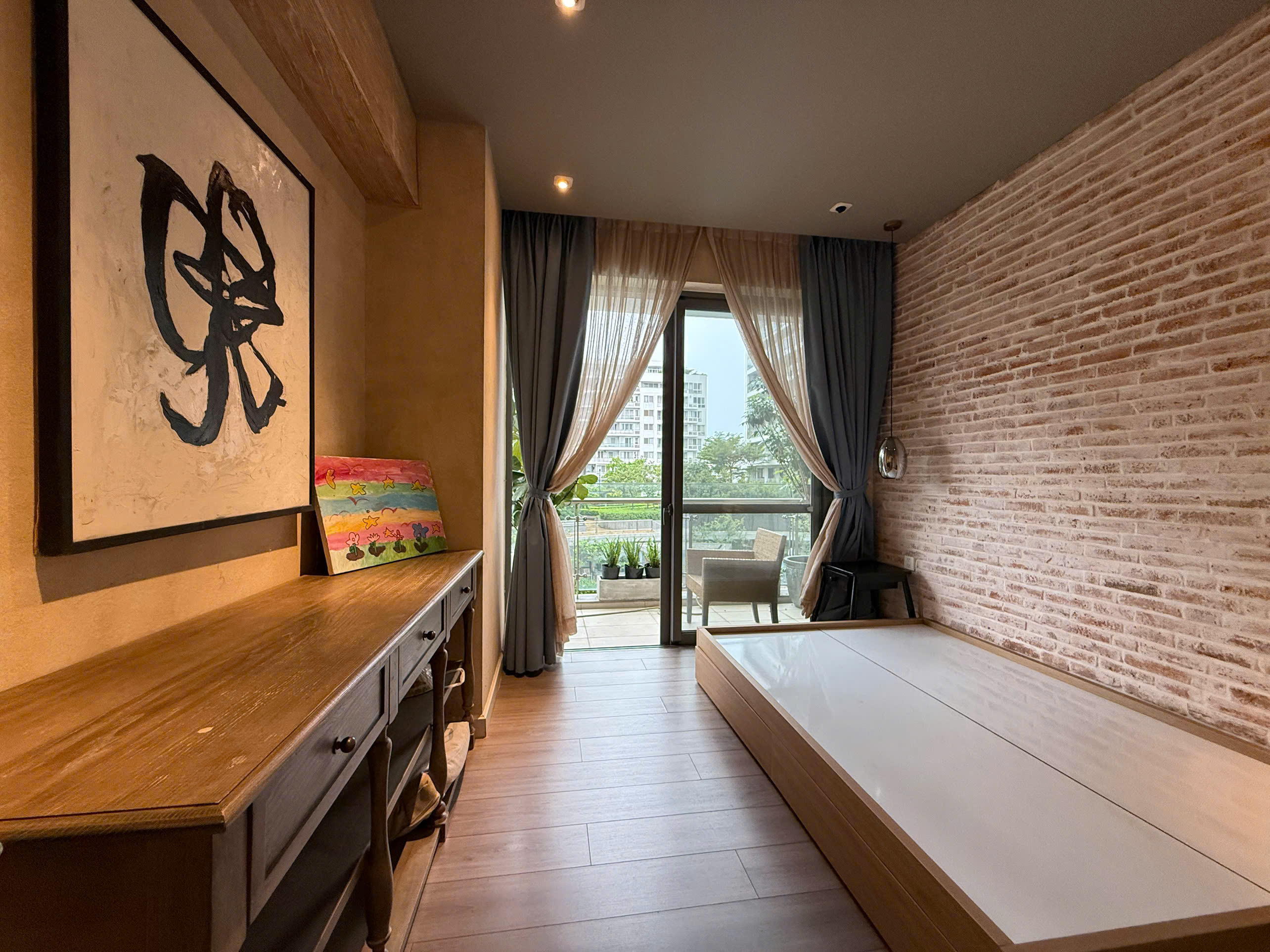 Bán căn hộ cao cấp River Park Premier, khu Cảnh Đồi, phú mỹ hưng, quận 7. Diện tích" 132m, 3 phòng ngủ, 2wc. Nội thất cao cấp, view hồ bơi. Sổ hồng, ô xe đầy đủ. Gía chỉ 14.9 tỷ. Qúy khách xem nhà liên hệ: hotline Ngọc Thư - 9489