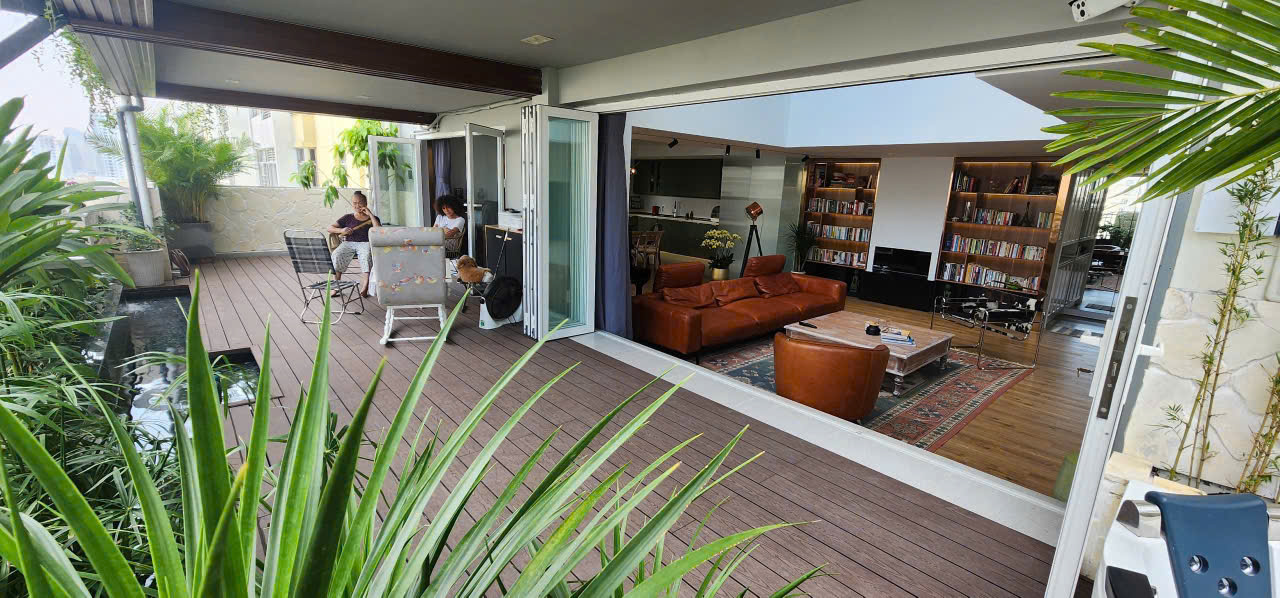 Bán Penhouse SkyGraden , phú mỹ hưng, quận 7. Diện tích: 325m , có 5 phòng ngủ,4wc,  2 sân rộng, nội thất đầy đủ. giá chỉ: 16.5 tỷ ( sổ hồng). Qúy khách xem nhà liên hê: hotline Ngọc Thư - 9507