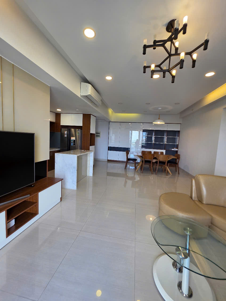Cho thuê căn hộ River Park Premier, phú mỹ hưng, quận 7. Diện tích: 121m, 3 phòng ngủ, view sông, nội thất cao cấp, giá chỉ: 50tr/ tháng. Anh chị xem nhà liên hê: hotline Ngọc Thư - 9515