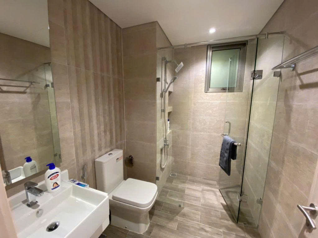 Cho thuê căn hộ Midtown, phú mỹ hưng, quận 7. 135M, 3 phòng ngủ, 3wc. Nội thất cao cấp, view sông. Ô xe tầng hầm, giá chỉ: 45tr/ tháng. Anh chị xem nhà liên hệ: hotline Ngọc Thư - 9536