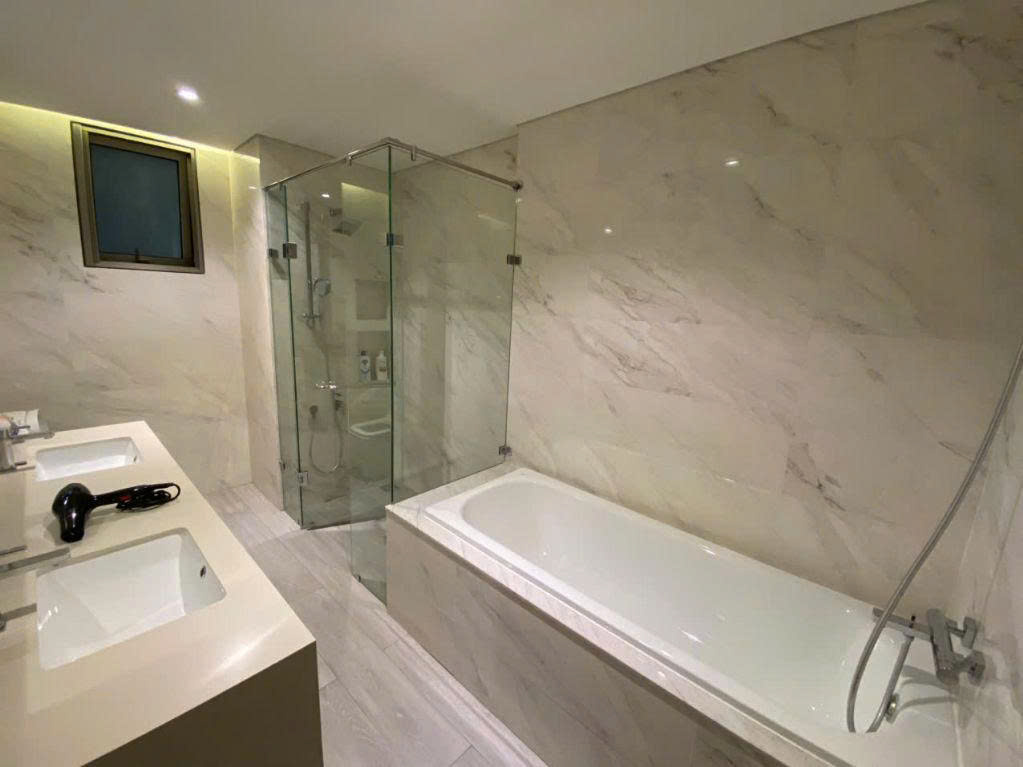 Cho thuê căn hộ Midtown, phú mỹ hưng, quận 7. 135M, 3 phòng ngủ, 3wc. Nội thất cao cấp, view sông. Ô xe tầng hầm, giá chỉ: 45tr/ tháng. Anh chị xem nhà liên hệ: hotline Ngọc Thư - 9537