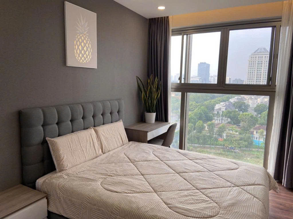 Cho thuê căn hộ Midtown, phú mỹ hưng, quận 7. 135M, 3 phòng ngủ, 3wc. Nội thất cao cấp, view sông. Ô xe tầng hầm, giá chỉ: 45tr/ tháng. Anh chị xem nhà liên hệ: hotline Ngọc Thư - 9532