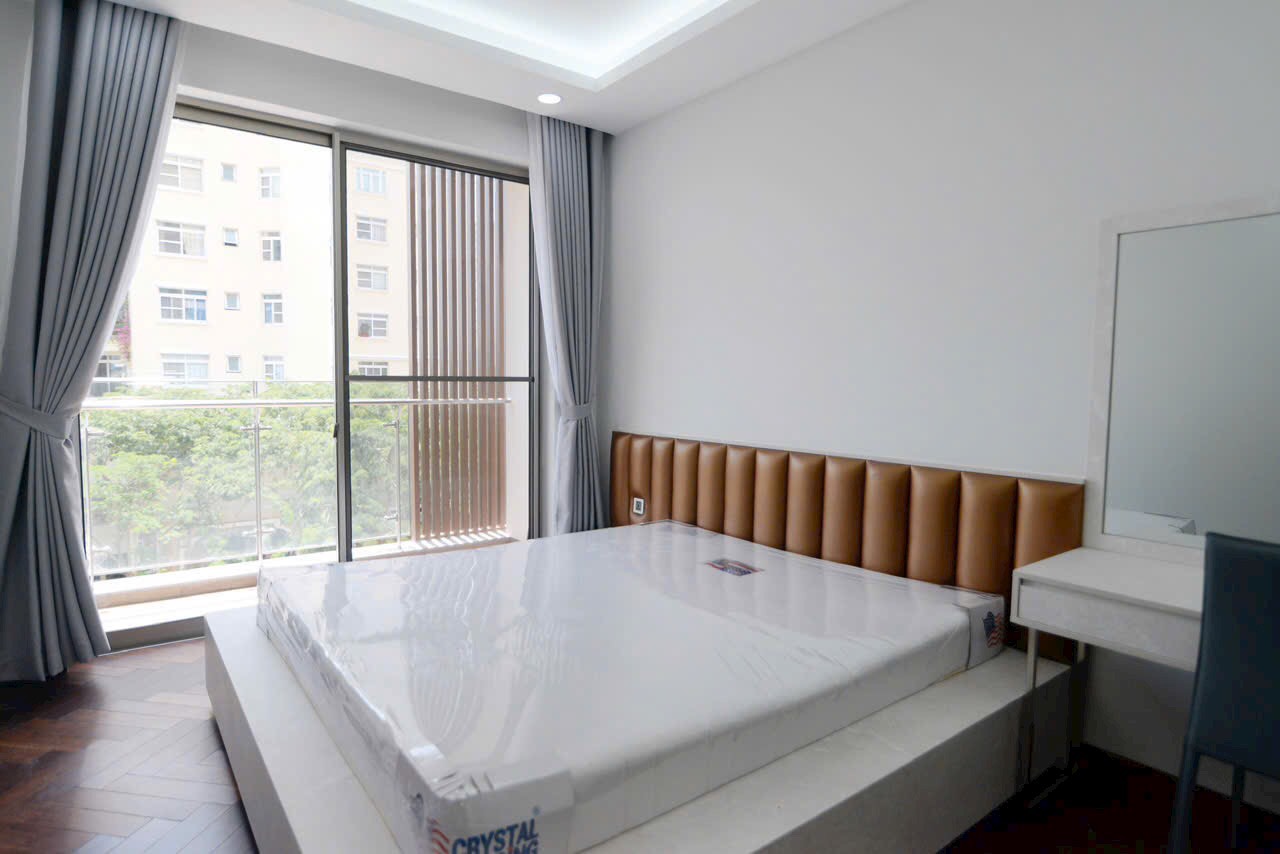 Cho thuê căn hộ Midtown , phú mỹ hưng, quận 7. Diện tích: 90m, 2 phòng ngủ, 2wc. Nội thất đầy đủ, ô xe hầm. Gía chỉ 27 tr/ tháng. Anh chị xem nhà liên hê: hotline Ngọc Thư - 9617