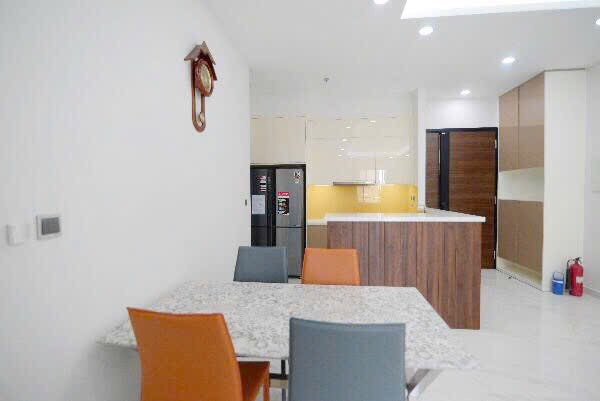 Cho thuê căn hộ Midtown , phú mỹ hưng, quận 7. Diện tích: 90m, 2 phòng ngủ, 2wc. Nội thất đầy đủ, ô xe hầm. Gía chỉ 27 tr/ tháng. Anh chị xem nhà liên hê: hotline Ngọc Thư - 9616