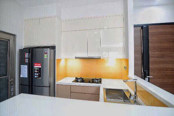 Cho thuê căn hộ Midtown , phú mỹ hưng, quận 7. Diện tích: 90m, 2 phòng ngủ, 2wc. Nội thất đầy đủ, ô xe hầm. Gía chỉ 27 tr/ tháng. Anh chị xem nhà liên hê: hotline Ngọc Thư - 9615