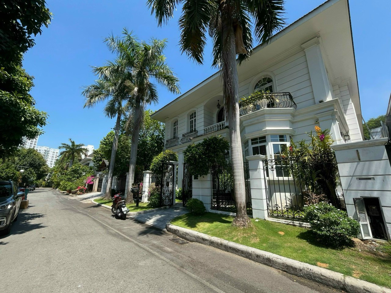 Cho thuê biệt thự Phú Mỹ Hưng, 3PN, 5VS, 352m2, 130 triệu tại Phú Mỹ Hưng, Tân Phong, Q7, HCM. LH: HOÀNG CƯỜNG