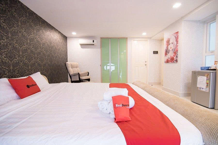 Bán siêu biệt thự, khách sạn Phú Mỹ Hưng, căn góc 145 tỷ, 275m2, 23PN, 25WC, nội thất đầy đủ - 9966