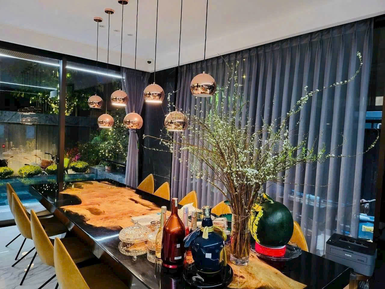 ☘️☘️CHÍNH CHỦ CẦN BÁN BT TỨ LẬP – MỸ GIA 1, ĐƯỜNG 19.  Diện tích: 15X17m – Hướng Tây Bắc - Kết cấu: 4 PN rộng thoáng, 4 WC cao cấp, hồ bơi riêng và thang máy nhập khẩu, mang lại trải nghiệm sống sang trọng, tiện nghi tuyệt đối. - Pháp lý: Sổ hồng riêng – sang tên ngay - Giá bán: 115 Tỷ TL ☎️LH: Em Luân. Hợp Tín Land | BĐS Phú Mỹ Hưng – Quận 7 Xin Cảm ơn - 10059