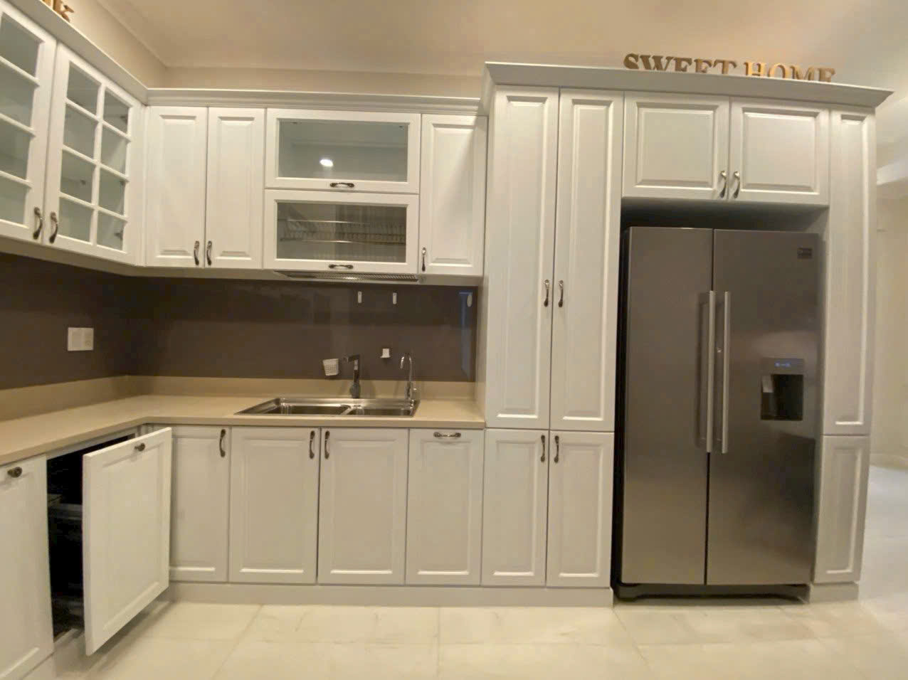 Bán biệt thự liền kề khu Nam Viên - Khu Nam - Phú Mỹ Hưng - Q7. Diện tích: 7 x 18m Kết cấu: Trệt, 2 lầu, gồm 4PN, 5WC Hướng: Đông Nam Sổ hồng riêng chính chủ, công chứng sang tên nhanh. Giá bán: 45 tỷ. Liên hệ: Thành Luân PMH - Hợp Tín Land | BĐS Phú Mỹ Hưng – Quận - 10120