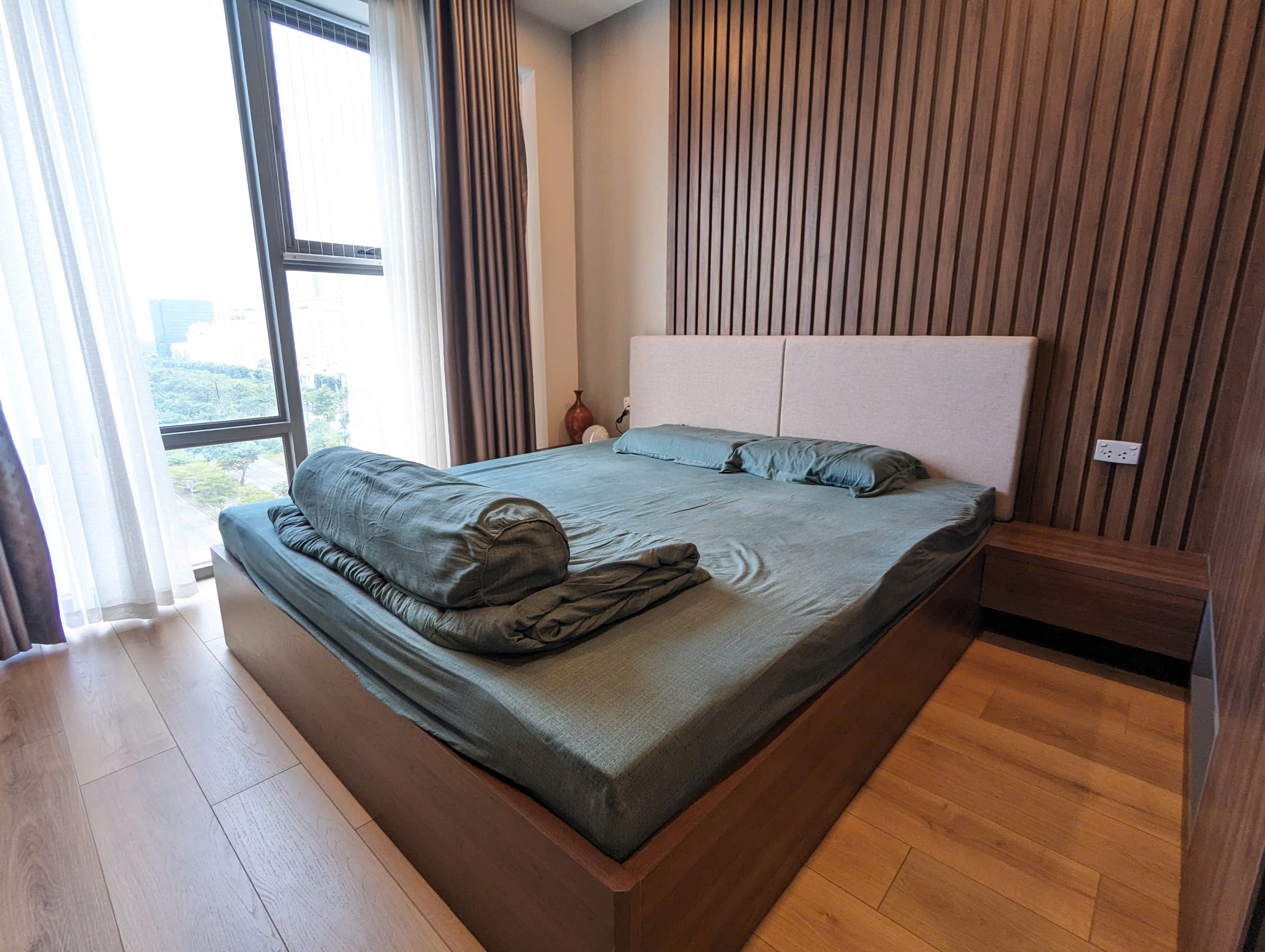 Bán căn hộ Urbanhill, phú mỹ hưng. DIện tích: 79m, 2 phòng ngủ, 2wc. Nội thất đầy đủ, cao cấp. Gía chỉ 8.7 tỷ ( thương lượng). Anh chị xem nhà liên hệ: hotline Ngọc Thư - 10340