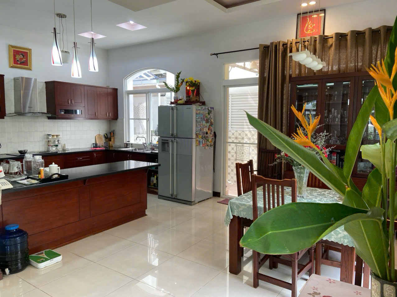 Bán gấp biệt thự Phú Mỹ Hưng, 55 tỷ, 180m2, 3PN, 4WC, nội thất đầy đủ - 10374