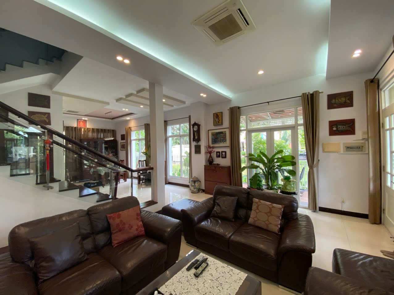 Bán gấp biệt thự Phú Mỹ Hưng, 55 tỷ, 180m2, 3PN, 4WC, nội thất đầy đủ - 10376