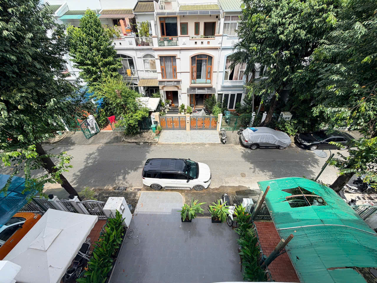 BÁN BIỆT THỰ LIỀN KỀ KHU COMPOUND HƯNG THÁI 2. PHÚ MỸ HƯNG. QUẬN 7. TỔNG DTSD: 185M2. XD: TRỆT- 2 LẦU. GIÁ BÁN TỐT NHẤT KHU VỰC PMH HIỆN TẠI. LIÊN HỆ XEM NHÀ: EM THÀNH LUÂN. XIN CẢM ƠN - 10404