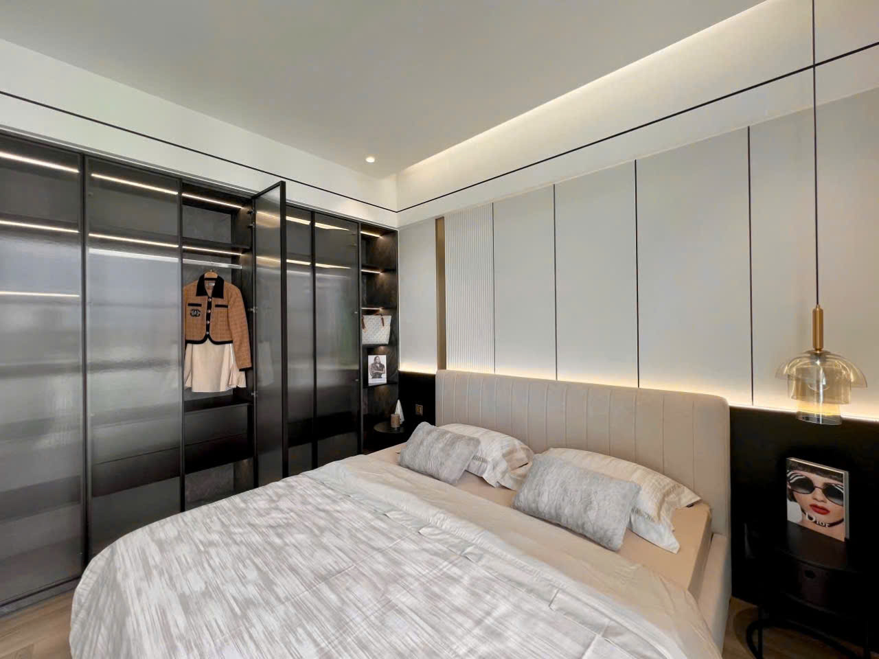 Bán căn hộ River park Residence, phú mỹ hưng. Diện tích: 123m, 3 phòng ngủ, 2wc. Nội thất cao cấp, nhà đang cho thuê dài hạn. Gía chỉ:  16.4 tỷ. LH: hotline Ngọc Thư hẹn xem nhà - 10525