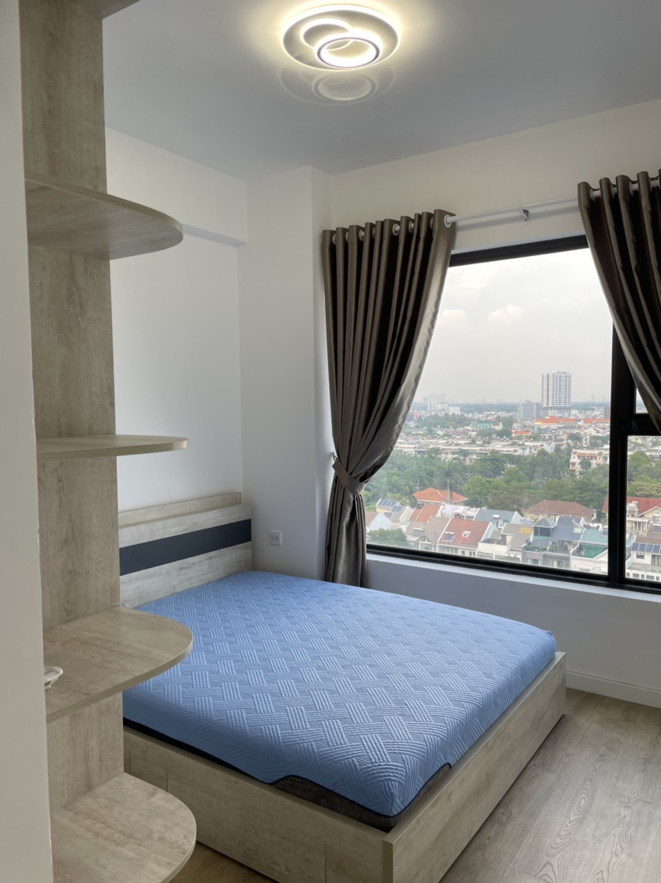 Cho thuê căn hộ Hưng Phúc, phú mỹ hưng. Diện tích: 78m, 2 phòng ngủ, 2wc. Nội thất đầy đủ, nhà trống ở ngay. Gía chỉ 20tr/ tháng. Qúy khách xem nhà liên hệ: hotline Ngọc Thư - 10742