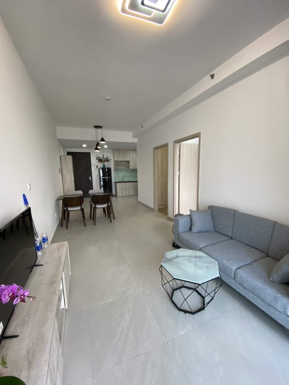 Cho thuê căn hộ Hưng Phúc, phú mỹ hưng. Diện tích: 78m, 2 phòng ngủ, 2wc. Nội thất đầy đủ, nhà trống ở ngay. Gía chỉ 20tr/ tháng. Qúy khách xem nhà liên hệ: hotline Ngọc Thư
